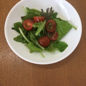 リーフレタスとミニトマトのチョレギ風サラダ